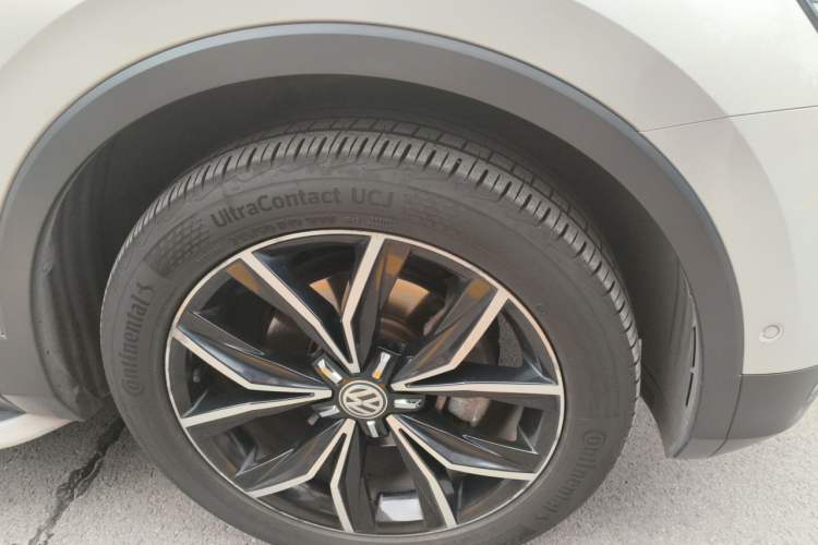 Used Volkswagen Tiguan L 2018 330TSI Automatic Two-Wheel Drive Flagship Edition Right Front Wheel Hub