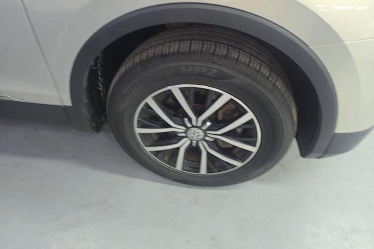 Used Volkswagen Tiguan L 2018 330TSI Automatic Two-Wheel Drive Luxury Edition Right Front Wheel Hub