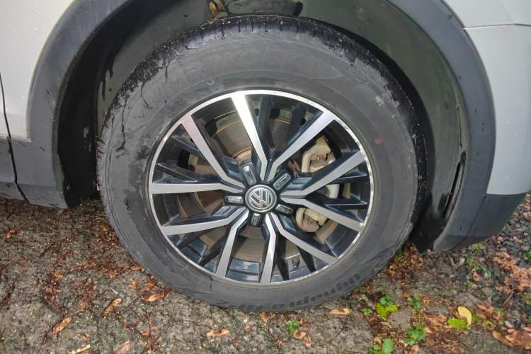 Used Volkswagen Tiguan L 2018 330TSI Automatic Two-Wheel Drive Luxury Edition Right Front Wheel Hub