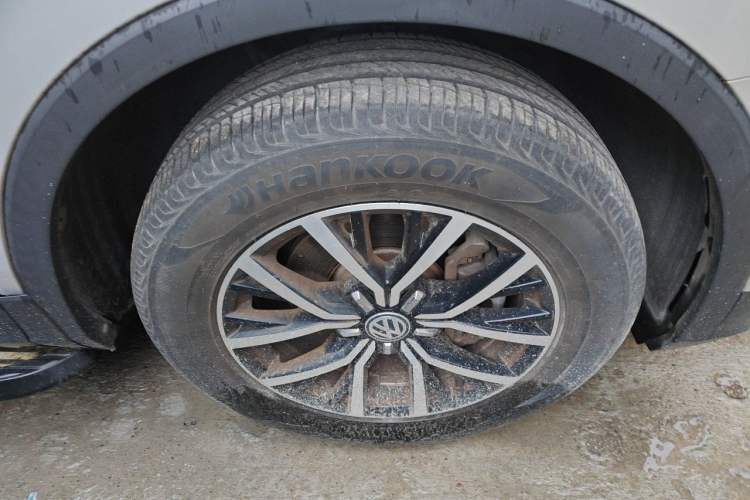 Used Volkswagen Tiguan L 2018 330TSI Automatic Two-Wheel Drive Luxury Edition Right Front Wheel Hub