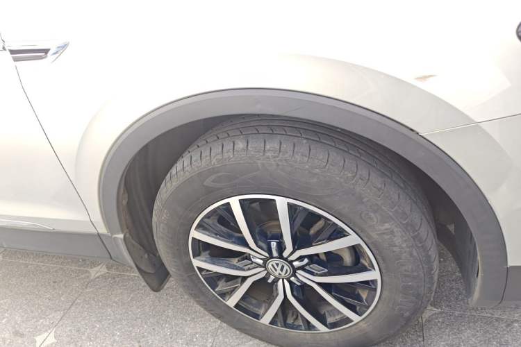Used Volkswagen Tiguan L 2018 330TSI Automatic Two-Wheel Drive Comfort Edition Right Front Wheel Hub