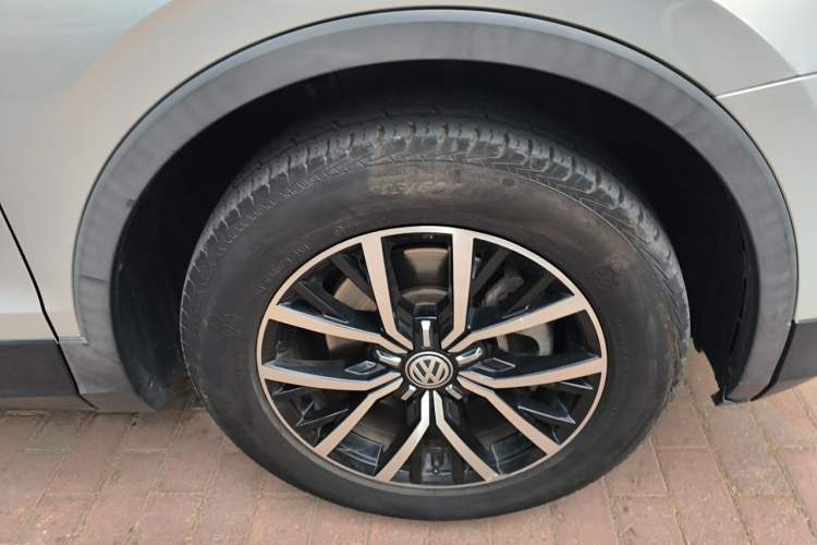 Used Volkswagen Tiguan L 2018 Facelift 330TSI Automatic Two-Wheel Drive Luxury Edition Right Front Wheel Hub