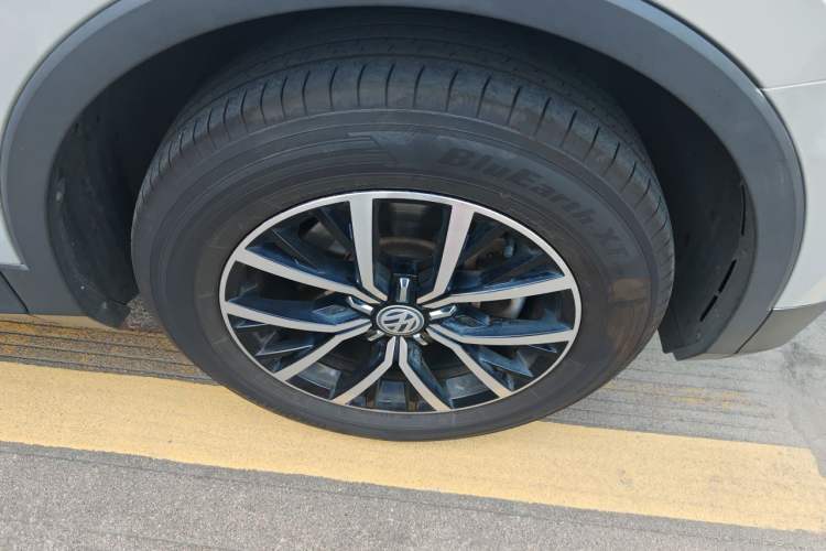 Used Volkswagen Tiguan L 2018 330TSI Automatic Two-Wheel Drive Comfort Edition Right Front Wheel Hub