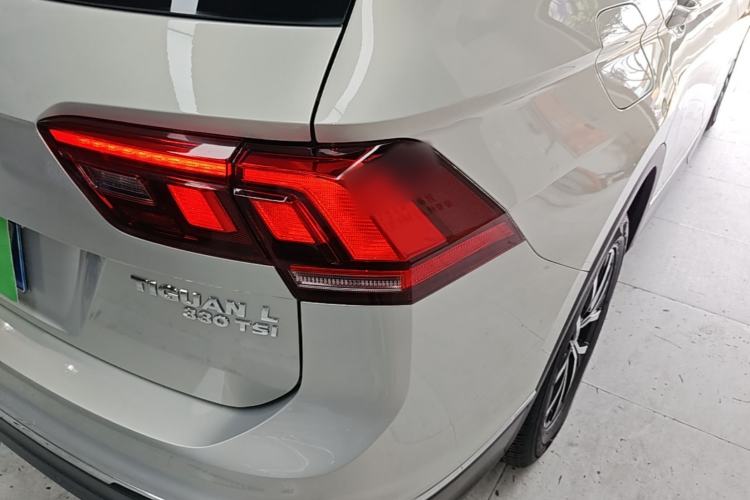 Used Volkswagen Tiguan L 2018 330TSI Automatic Two-Wheel Drive Luxury Edition Right Rear Taillight