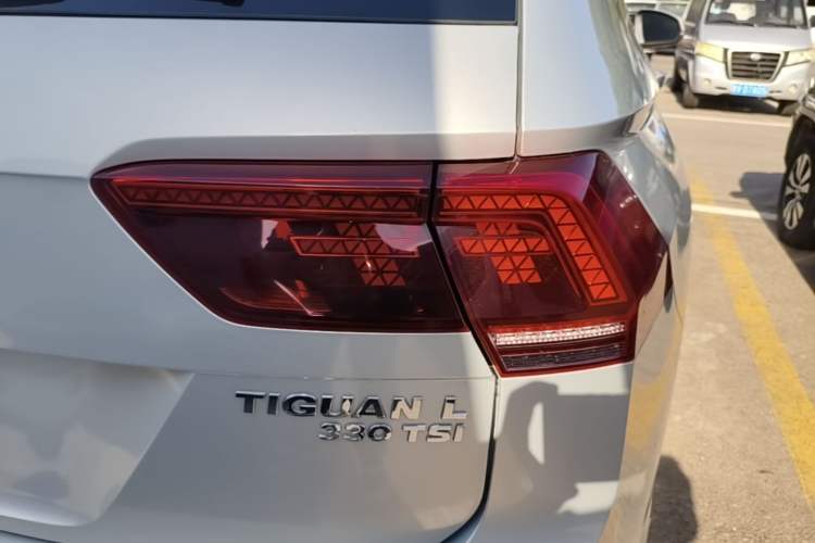 Used Volkswagen Tiguan L 2018 330TSI Automatic Two-Wheel Drive Flagship Edition Right Rear Taillight