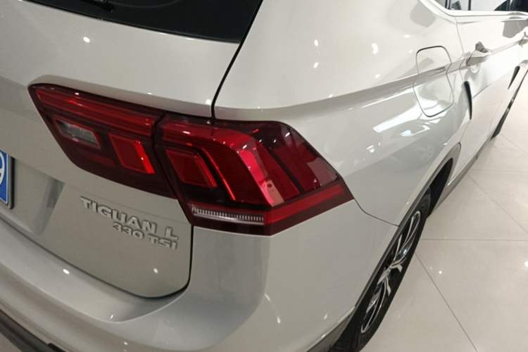 Used Volkswagen Tiguan L 2018 330TSI Automatic Two-Wheel Drive Luxury Edition Right Rear Taillight