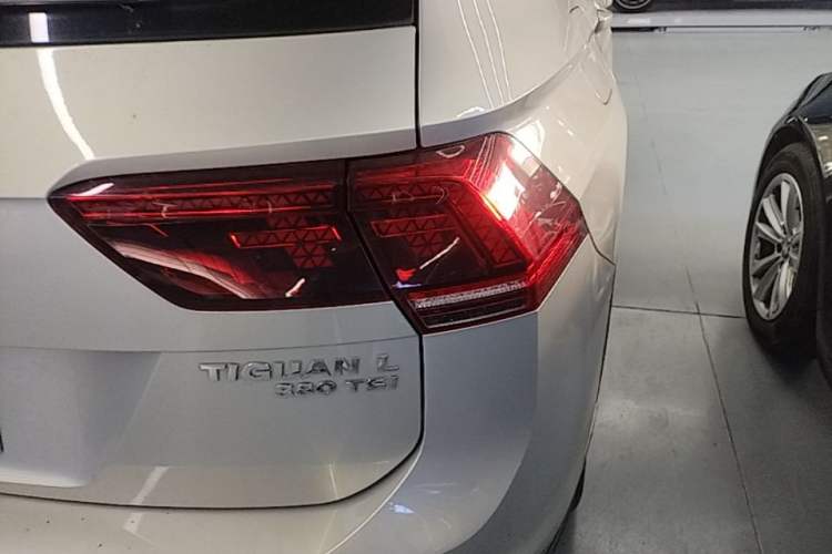 Used Volkswagen Tiguan L 2018 380TSI Automatic All-Wheel Drive Flagship Edition Right Rear Taillight