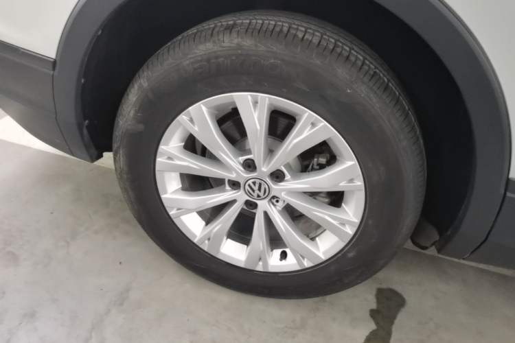 Used Volkswagen Tiguan L 2018 330TSI Automatic Two-Wheel Drive Luxury Edition Right Rear Wheel Hub