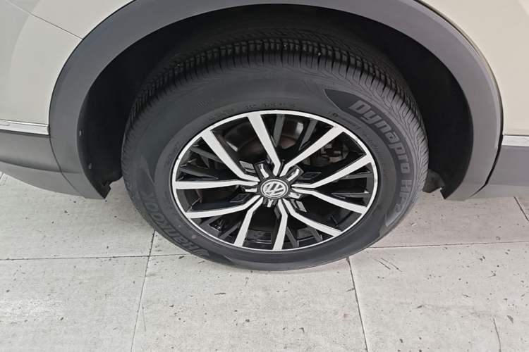 Used Volkswagen Tiguan L 2018 330TSI Automatic Two-Wheel Drive Luxury Edition Right Rear Wheel Hub