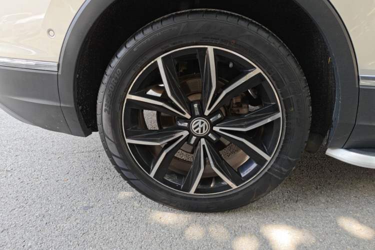 Used Volkswagen Tiguan L 2018 330TSI Automatic Two-Wheel Drive Flagship Edition Right Rear Wheel Hub