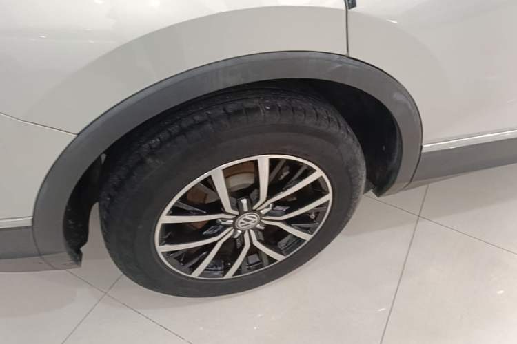 Used Volkswagen Tiguan L 2018 330TSI Automatic Two-Wheel Drive Luxury Edition Right Rear Wheel Hub