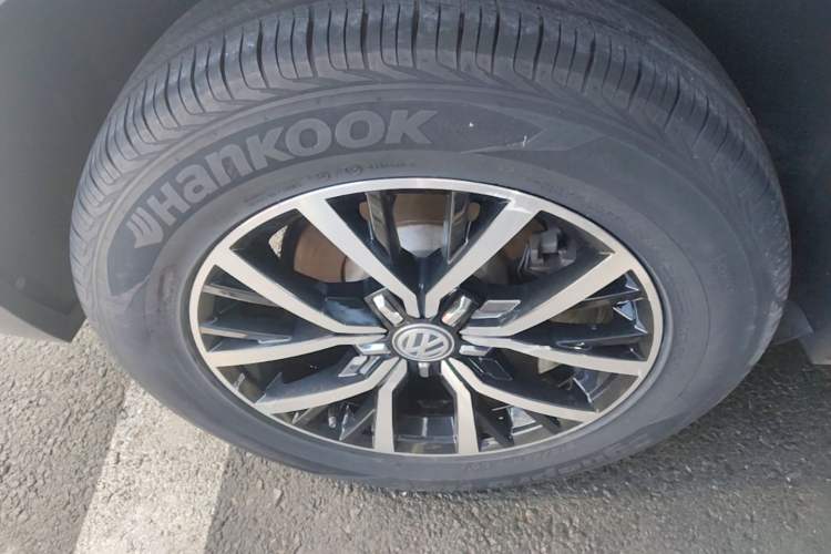 Used Volkswagen Tiguan L 2018 330TSI Automatic Two-Wheel Drive Luxury Edition Right Rear Wheel Hub