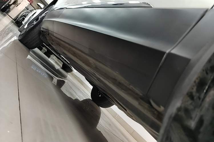 Used Volkswagen Tiguan L 2018 330TSI Automatic Two-Wheel Drive Luxury Edition Right Side Sill