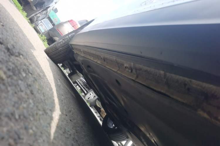 Used Volkswagen Tiguan L 2018 380TSI Automatic All-Wheel Drive Flagship Edition Right Side Sill