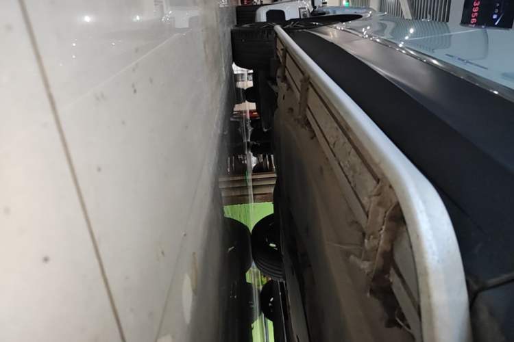 Used Volkswagen Tiguan L 2018 380TSI Automatic All-Wheel Drive Flagship Edition Right Side Sill