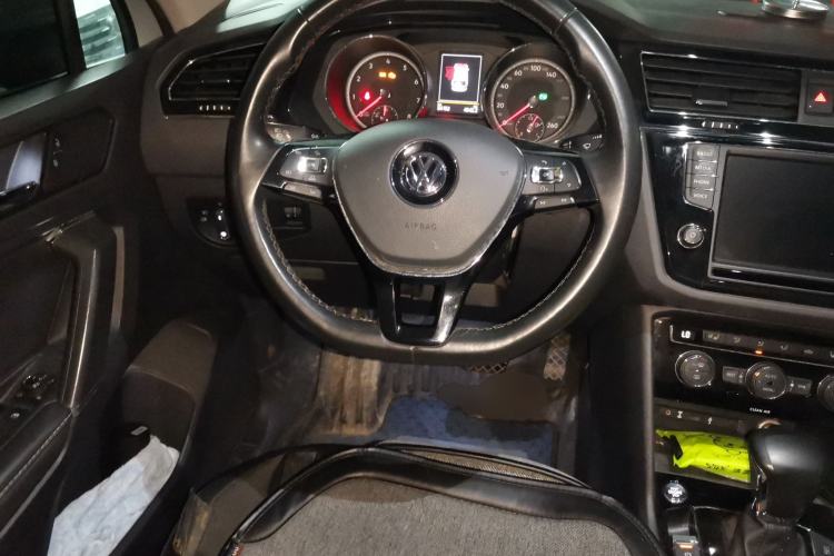Used Volkswagen Tiguan L 2018 330TSI Automatic Two-Wheel Drive Luxury Edition Steering Wheel