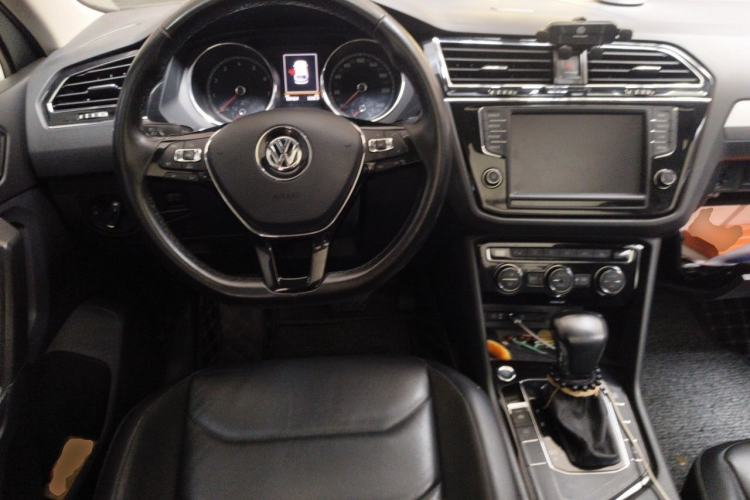 Used Volkswagen Tiguan L 2018 330TSI Automatic Two-Wheel Drive Luxury Edition Steering Wheel