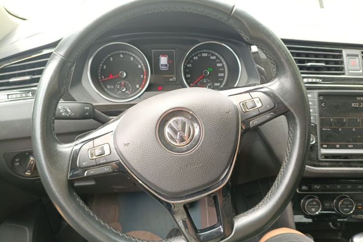 Used Volkswagen Tiguan L 2018 330TSI Automatic Two-Wheel Drive Luxury Edition Steering Wheel