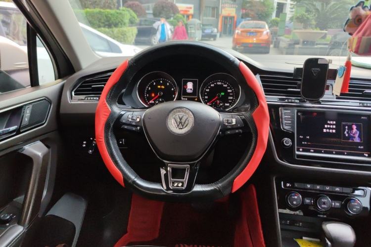 Used Volkswagen Tiguan L 2018 Revised Version 330TSI Automatic Two-Wheel Drive Comfort Edition Steering Wheel
