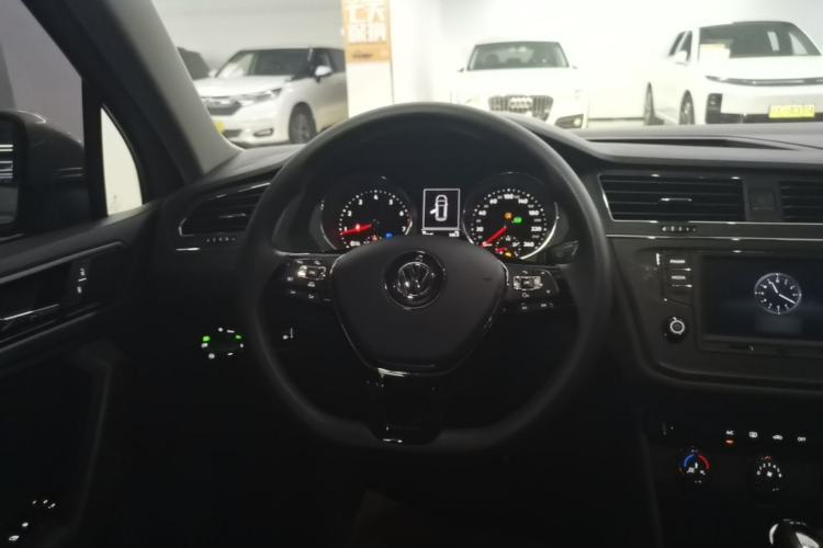 Used Volkswagen Tiguan L 2018 330TSI Automatic Two-Wheel Drive Luxury Edition Steering Wheel