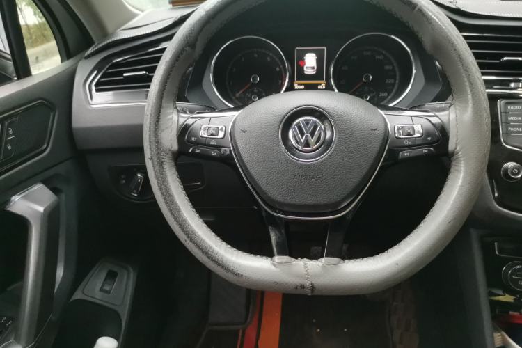 Used Volkswagen Tiguan L 2018 Revised Version 380TSI Automatic All-Wheel Drive Luxury Edition Steering Wheel