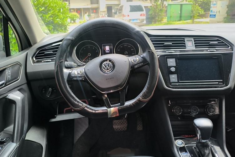 Used Volkswagen Tiguan L 2018 Revised Version 330TSI Automatic Two-Wheel Drive Comfort Edition Steering Wheel