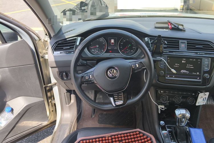 Used Volkswagen Tiguan L 2018 Facelift 330TSI Automatic Two-Wheel Drive Luxury Edition Steering Wheel