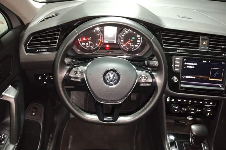 Used Volkswagen Tiguan L 2018 330TSI Automatic Two-Wheel Drive Flagship Edition Steering Wheel