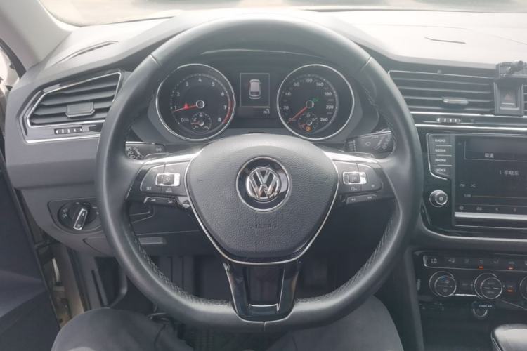 Used Volkswagen Tiguan L 2018 380TSI Automatic All-Wheel Drive Flagship Edition Steering Wheel