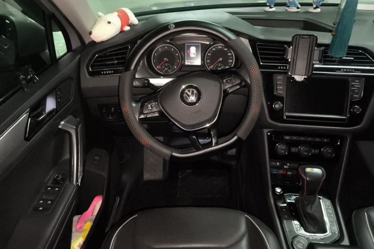 Used Volkswagen Tiguan L 2018 Revised Version 380TSI Automatic All-Wheel Drive Flagship Edition Steering Wheel