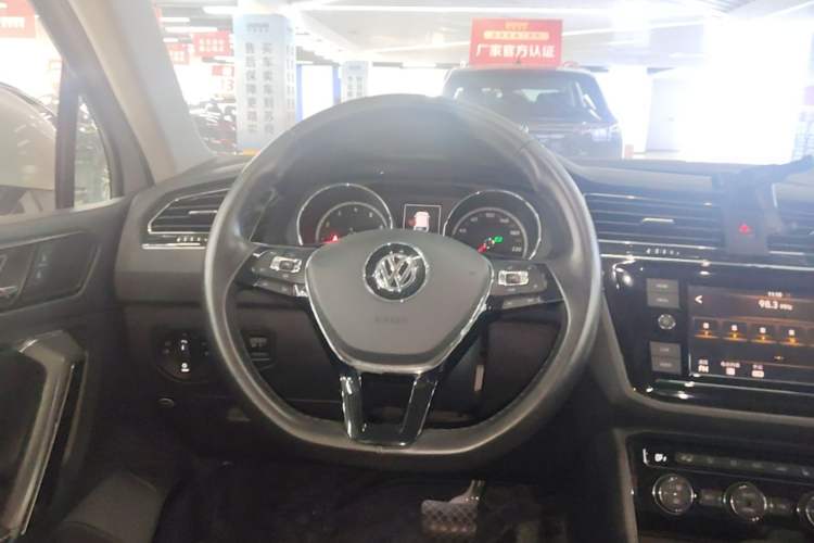 Used Volkswagen Tiguan L 2018 Facelift 330TSI Automatic Two-Wheel Drive Luxury Edition Steering Wheel