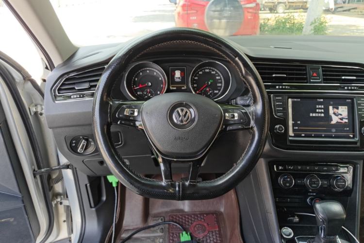 Used Volkswagen Tiguan L 2018 330TSI Automatic Two-Wheel Drive Flagship Edition Steering Wheel