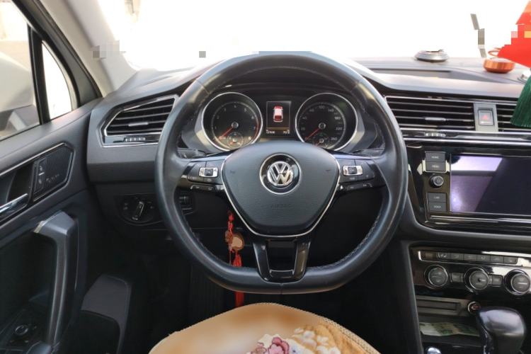 Used Volkswagen Tiguan L 2018 Facelift 330TSI Automatic Two-Wheel Drive Luxury Edition Steering Wheel