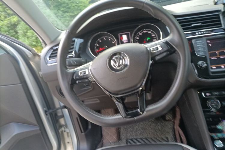 Used Volkswagen Tiguan L 2018 330TSI Automatic Two-Wheel Drive Luxury Edition Steering Wheel