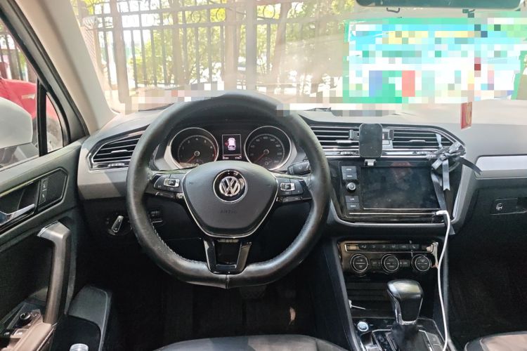 Used Volkswagen Tiguan L 2018 Facelift 330TSI Automatic Two-Wheel Drive Luxury Edition Steering Wheel