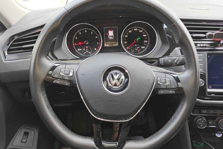Used Volkswagen Tiguan L 2018 380TSI Automatic All-Wheel Drive Luxury Edition Steering Wheel