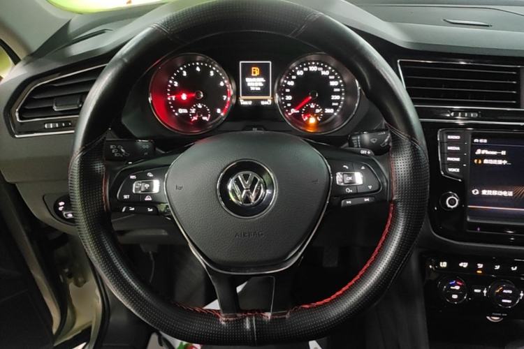 Used Volkswagen Tiguan L 2018 380TSI Automatic All-Wheel Drive Flagship Edition Steering Wheel
