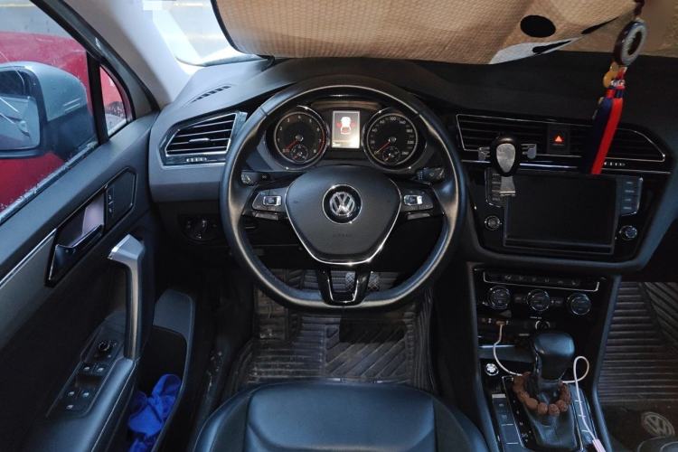 Used Volkswagen Tiguan L 2018 330TSI Automatic Two-Wheel Drive Luxury Edition Steering Wheel