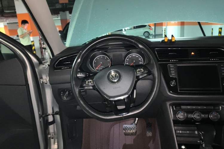 Used Volkswagen Tiguan L 2018 330TSI Automatic Two-Wheel Drive Comfort Edition Steering Wheel