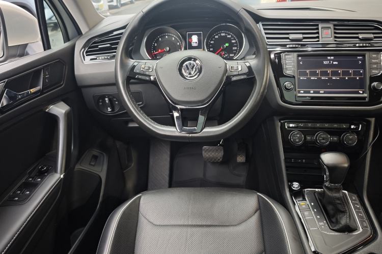 Used Volkswagen Tiguan L 2018 330TSI Automatic Two-Wheel Drive Flagship Edition Steering Wheel