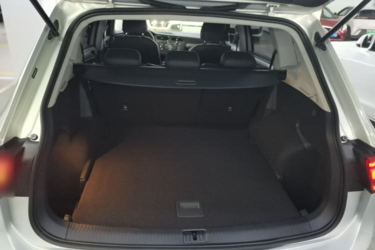 Used Volkswagen Tiguan L 2018 330TSI Automatic Two-Wheel Drive Luxury Edition Trunk