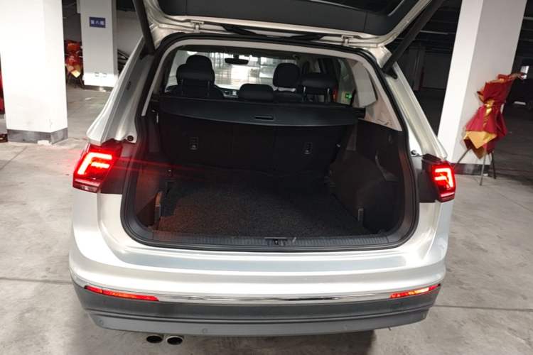Used Volkswagen Tiguan L 2018 330TSI Automatic Two-Wheel Drive Flagship Edition Trunk