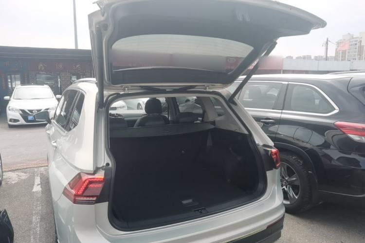 Used Volkswagen Tiguan L 2018 380TSI Automatic All-Wheel Drive Flagship Edition Trunk