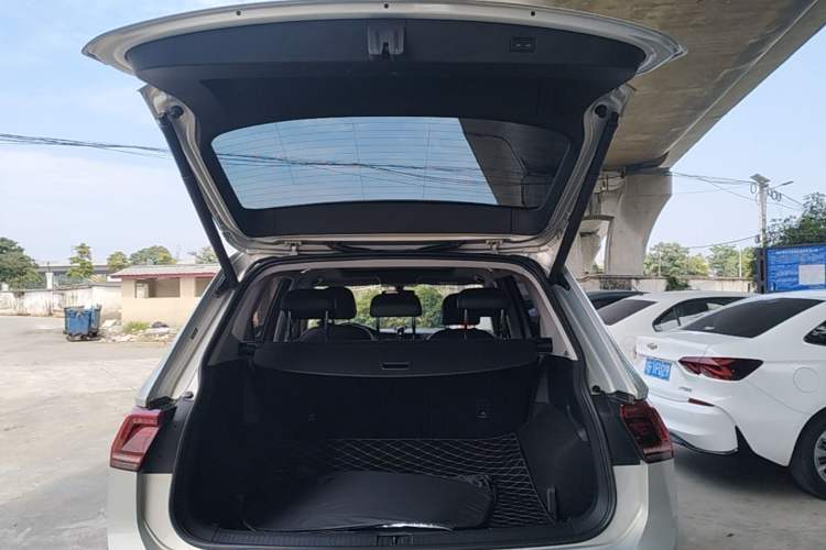 Used Volkswagen Tiguan L 2018 330TSI Automatic Two-Wheel Drive Flagship Edition Trunk