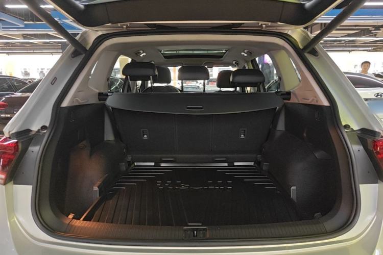 Used Volkswagen Tiguan L 2018 330TSI Automatic Two-Wheel Drive Flagship Edition Trunk
