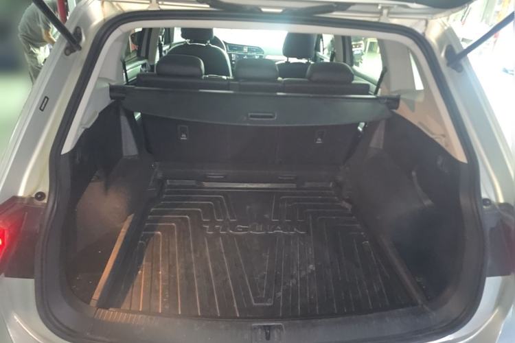 Used Volkswagen Tiguan L 2018 330TSI Automatic Two-Wheel Drive Luxury Edition Trunk