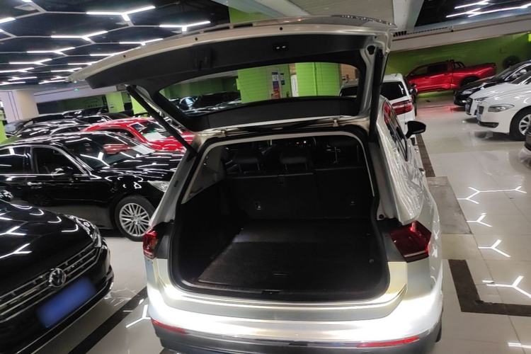 Used Volkswagen Tiguan L 2018 380TSI Automatic All-Wheel Drive Flagship Edition Trunk