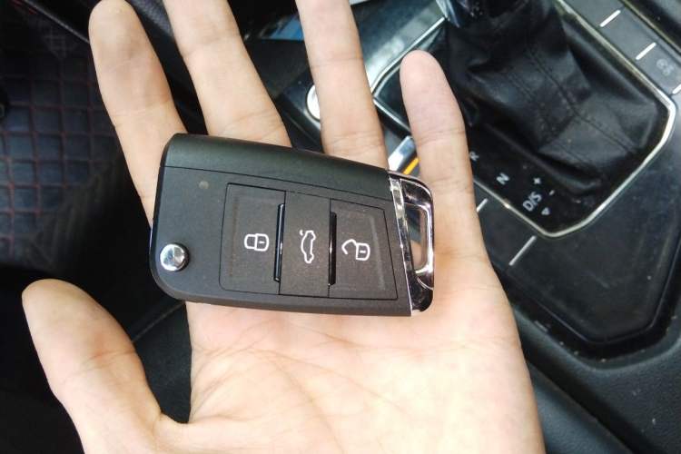 Used Volkswagen Tiguan L 2018 330TSI Automatic Two-Wheel Drive Luxury Edition Vehicle Key