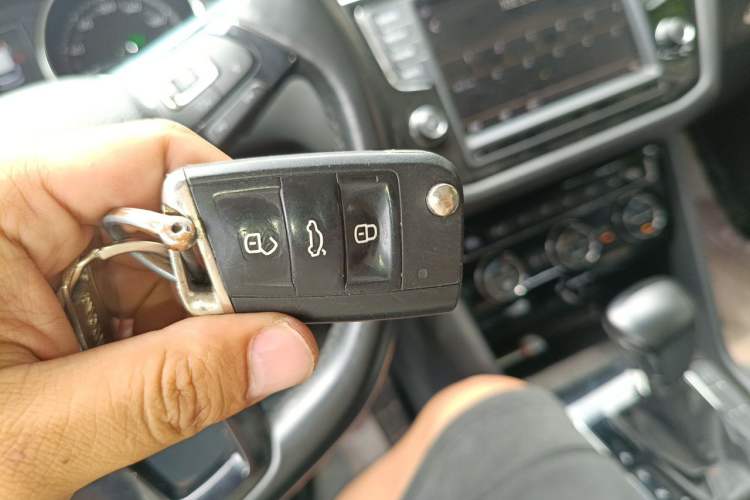 Used Volkswagen Tiguan L 2018 330TSI Automatic Two-Wheel Drive Luxury Edition Vehicle Key