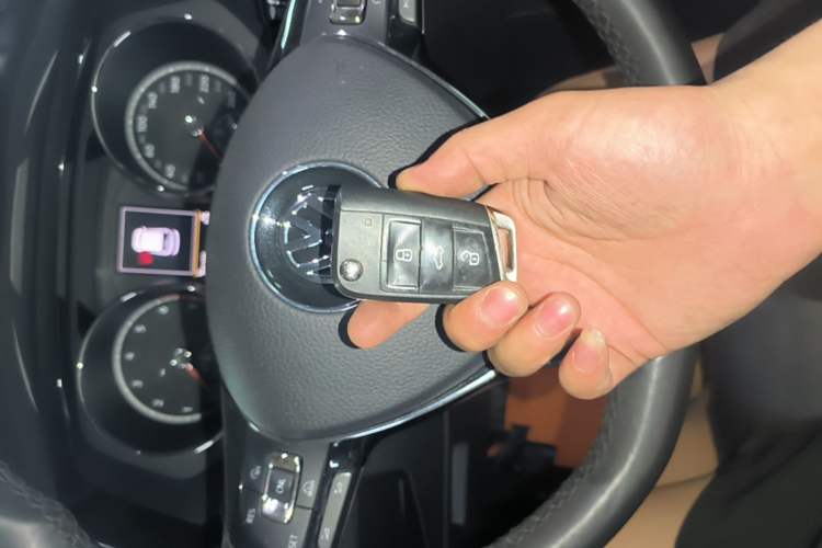 Used Volkswagen Tiguan L 2018 380TSI Automatic All-Wheel Drive Luxury Edition Vehicle Key